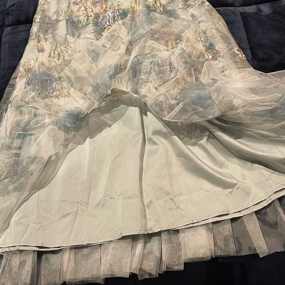 Elegant Girl’s Sugar Pageant Sage, Blue, Gold Beaded Lace Dress 12-14 - Picture 13 of 16